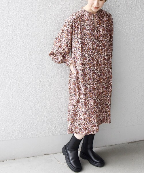 SHIPS any(シップス エニィ)の「SHIPS any: SPRINTEX フラワー ミディ ワンピース◇(ワンピース・レディース・ブラック/ブラウン・ONE SIZE)」の4枚目の写真