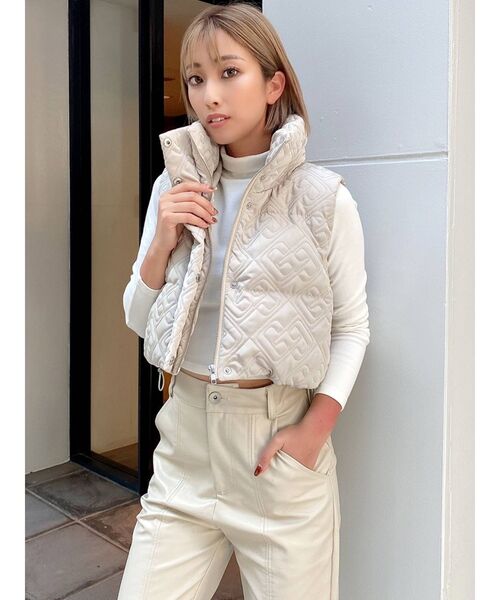 GYDA（ジェイダ）の「GG QUILTING中綿ベスト（その他アウター・レディース・ブラック/アイボリー・FREE）」の2枚目の写真
