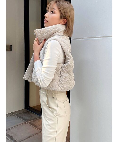 GYDA（ジェイダ）の「GG QUILTING中綿ベスト（その他アウター・レディース・ブラック/アイボリー・FREE）」の6枚目の写真