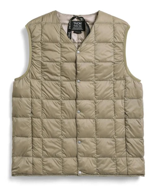 TAION（タイオン）の「TAION/タイオン V NECK BUTTON DOWN VESTインナーダウンベスト（ダウンベスト・メンズ・オリーブ/ダークブラウン/ブラック/ネイビー/グレー/ダークネイビー/カーキ/チャコールグレー/ブラック系/カーキ系/カモフラージュ・M/L/XL/S）」の7枚目の写真
