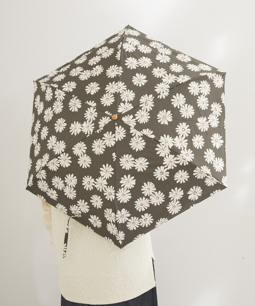 nifty colors(ニフティーカラーズ)の「【KATHARINE ROSS】nifty colors 最強の一級遮光 晴雨兼用 PU折りたたみ日傘(リボン刺繍・花柄) WEB限定(折りたたみ傘・レディース・ブラック/アイボリー/ブラック系2/ベージュ系2・MEDIUM)」の19枚目の写真