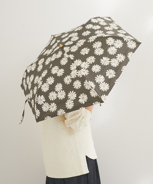 nifty colors(ニフティーカラーズ)の「【KATHARINE ROSS】nifty colors 最強の一級遮光 晴雨兼用 PU折りたたみ日傘(リボン刺繍・花柄) WEB限定(折りたたみ傘・レディース・ブラック/アイボリー/ブラック系2/ベージュ系2・MEDIUM)」の20枚目の写真