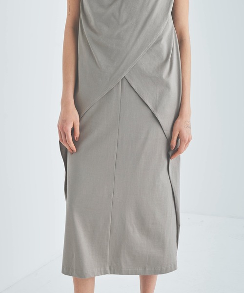 OUTERSUNSET（アウターサンセット）の「cross design no sleeve dress（ワンピース・レディース・ブラック/グレイッシュベージュ・FREE）」の11枚目の写真