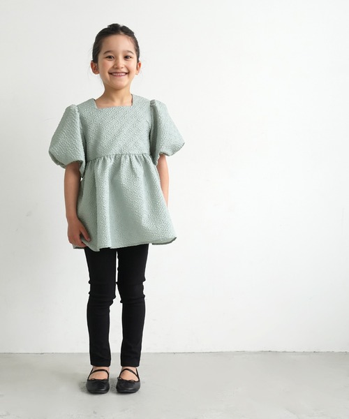 coca（coca）（コカ）の「キッズ　親子お揃い上品エンボススクエアネックブラウス（シャツ/ブラウス・キッズ・ブラック/ライトグリーン・100/110/120/130/140）」の4枚目の写真