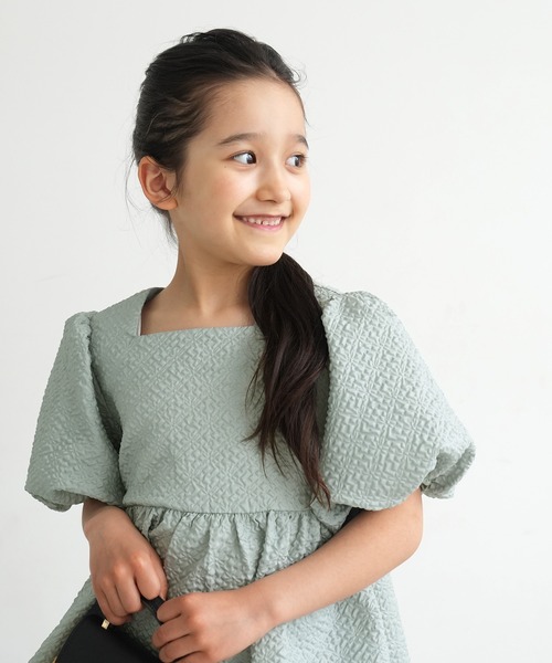 coca（coca）（コカ）の「キッズ　親子お揃い上品エンボススクエアネックブラウス（シャツ/ブラウス・キッズ・ブラック/ライトグリーン・100/110/120/130/140）」の6枚目の写真