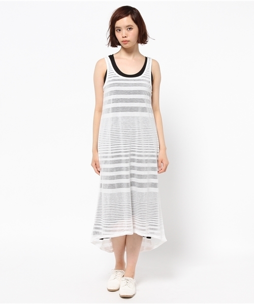AZUL by moussy(アズールバイマウジー)の「オパールボーダーインナー付マキシOP(ワンピース・レディース・オフホワイト/カーキ系/ブラック・MEDIUM/SMALL/LARGE)」の4枚目の写真