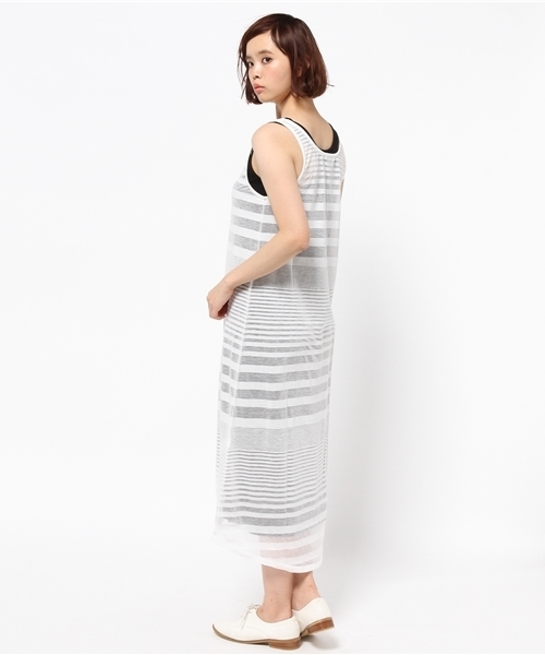 AZUL by moussy(アズールバイマウジー)の「オパールボーダーインナー付マキシOP(ワンピース・レディース・オフホワイト/カーキ系/ブラック・MEDIUM/SMALL/LARGE)」の5枚目の写真