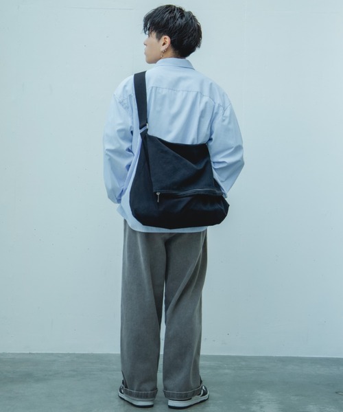 INTER FACTORY（インターファクトリー）の「古謝那伊留 - メッセンジャーバッグ made in INTER FACTORY（ショルダーバッグ・メンズ・ブラック/ナチュラル・FREE）」の2枚目の写真