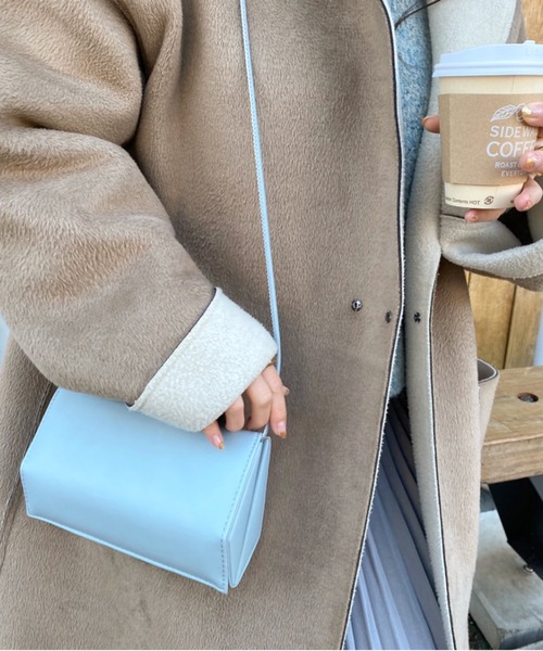 Olu.（オルドット）の「レザータッチレターバッグ（ハンドバッグ・レディース・イエロー/アイボリー/ブルーグレー・FREE）」の2枚目の写真