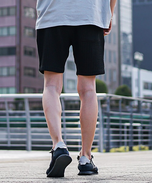 SOMEDIFF（サムディフ）の「【SOMEDIFF】2トーンワッフルショート