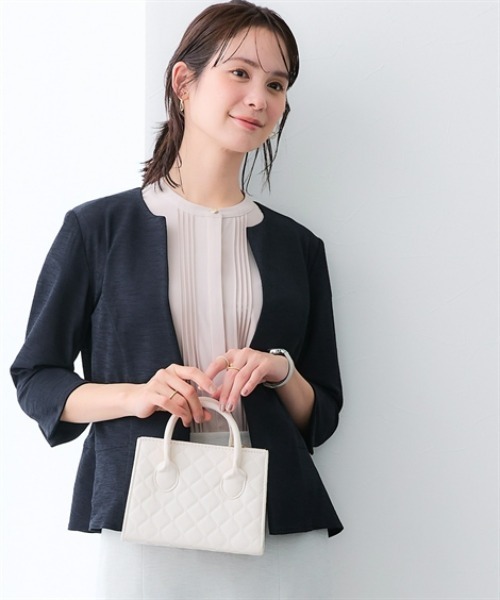 7days Life Styling(セブンデイズライフスタイリング)の「【UVカット/吸汗速乾】夏用ノーカラージャケット うすカルジャージー (洗濯機OK)(スーツジャケット・レディース・ブラック/グレイッシュベージュ/ネイビー・S/M/L/LL/3L)」の9枚目の写真