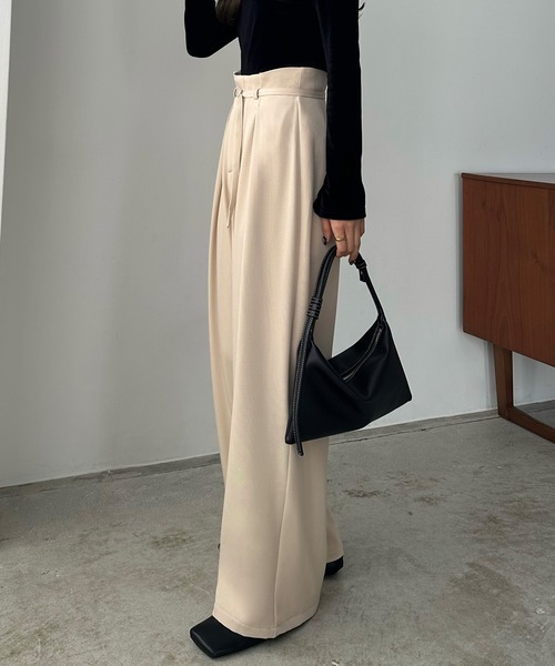 callautia(カラウティア)の「2wayベルト付きタックワイドパンツ(スラックス・レディース・アイボリー/ブラック/ベージュ・MEDIUM/LARGE/SMALL)」の8枚目の写真