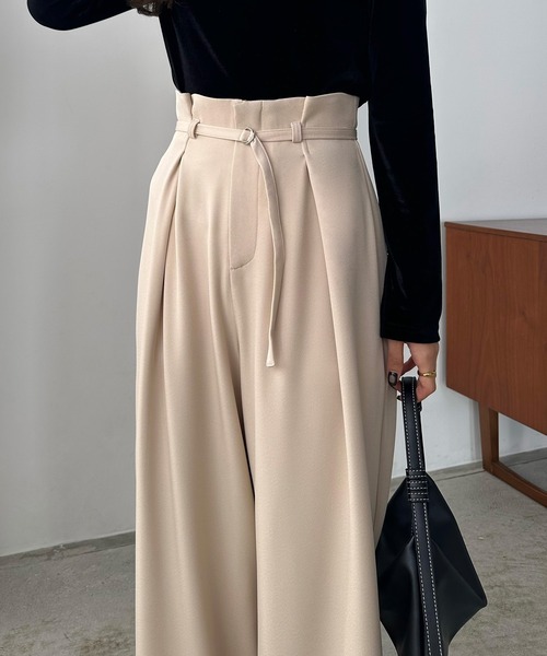 callautia(カラウティア)の「2wayベルト付きタックワイドパンツ(スラックス・レディース・アイボリー/ブラック/ベージュ・MEDIUM/LARGE/SMALL)」の9枚目の写真