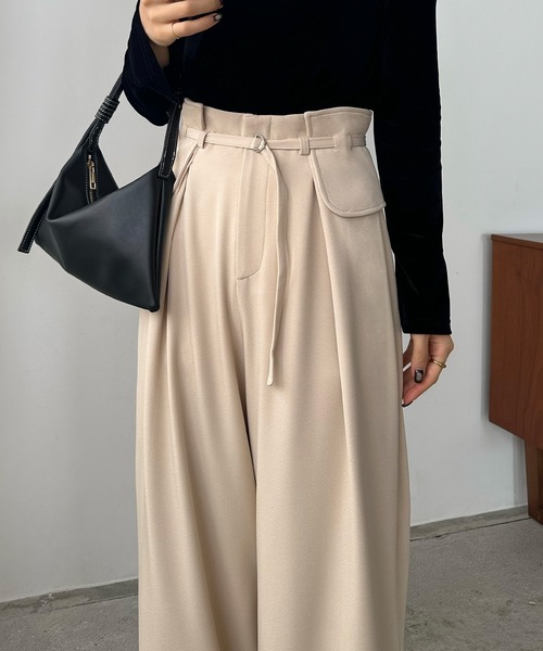 callautia(カラウティア)の「2wayベルト付きタックワイドパンツ(スラックス・レディース・アイボリー/ブラック/ベージュ・MEDIUM/LARGE/SMALL)」の11枚目の写真