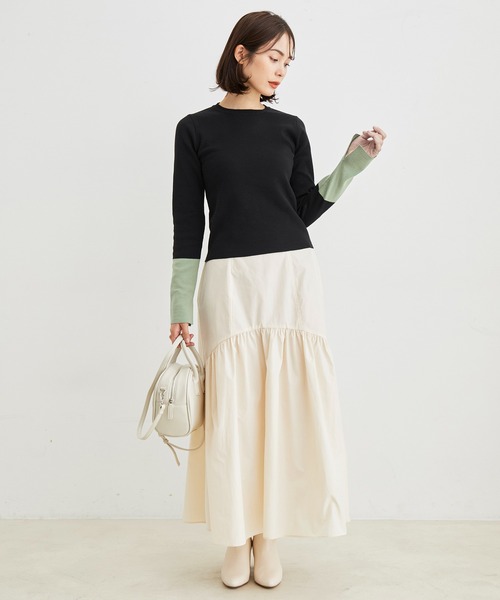 le cercle ADAM ET ROPE'（ルセルクルアダムエロペ）の「バイカラースリーブニット（ニット/セーター・レディース・サックスブルー/ブラック/オフホワイト/ベージュ系その他・FREE）」の6枚目の写真