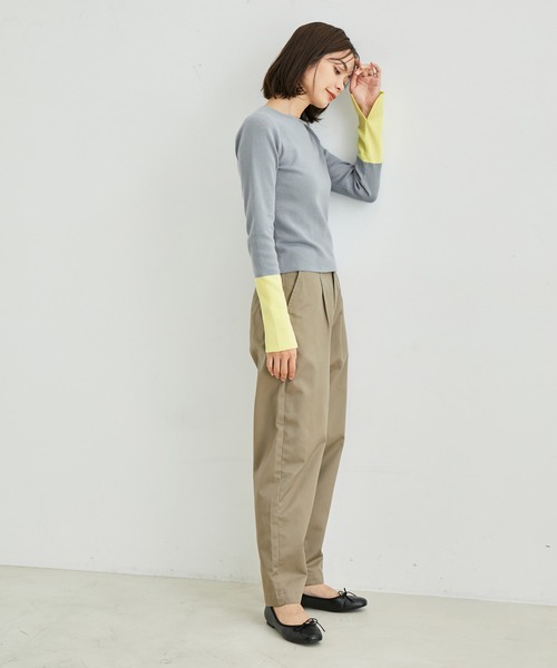 le cercle ADAM ET ROPE'（ルセルクルアダムエロペ）の「バイカラースリーブニット（ニット/セーター・レディース・サックスブルー/ブラック/オフホワイト/ベージュ系その他・FREE）」の9枚目の写真
