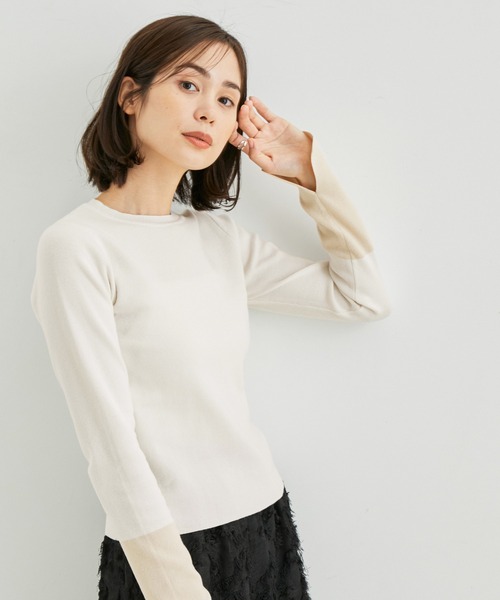 le cercle ADAM ET ROPE'（ルセルクルアダムエロペ）の「バイカラースリーブニット（ニット/セーター・レディース・サックスブルー/ブラック/オフホワイト/ベージュ系その他・FREE）」の14枚目の写真