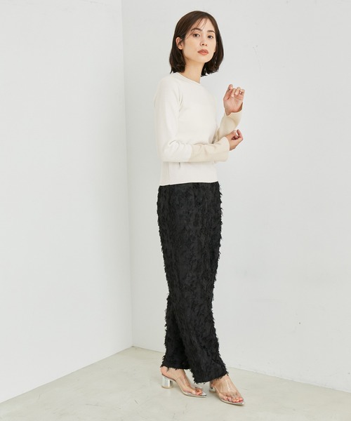 le cercle ADAM ET ROPE'（ルセルクルアダムエロペ）の「バイカラースリーブニット（ニット/セーター・レディース・サックスブルー/ブラック/オフホワイト/ベージュ系その他・FREE）」の15枚目の写真