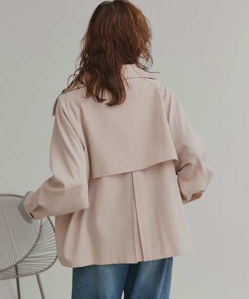 ad thie(アドティエ)の「トレンチコート ショート ラグラン ボタン ポケット(トレンチコート・レディース・アイボリー/ピンクベージュ/グリーン・FREE)」の7枚目の写真