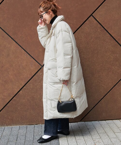 B.C STOCK(ベーセーストック)の「ロングステンカラーダウン(ダウンジャケット/コート・レディース・アイボリー/ベージュ/ブラック・SMALL/MEDIUM)」の11枚目の写真