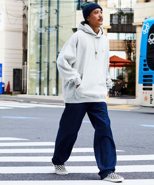 FREAK'S STORE（フリークスストア）の「限定展開 KELTY×FREAK'S STORE/ケルティ 別注 ワンポイント ヴィンテージロゴ プルオーバーパーカー/フーディー/ビッグシルエット（パーカー・メンズ・オフホワイト/アッシュグレー/グレイッシュブルー/ブラック/グレイッシュベージュ/スミクロ/ネイビー・SMALL/MEDIUM/LARGE/X-LARGE）」の21枚目の写真