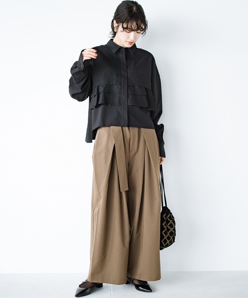 haco!（ハコ）の「胸の内、見せてあげないフリルシャツ（シャツ/ブラウス・レディース・ブラック/オフホワイト・LARGE/X-LARGE/MEDIUM/SMALL）」の3枚目の写真