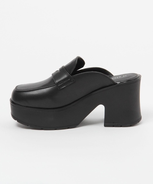 FOREVER 21（フォーエバー トゥエンティーワン）の「厚底ヒールサボ（その他シューズ・レディース・シルバー/ブラック・MEDIUM/SMALL/LARGE）」の4枚目の写真