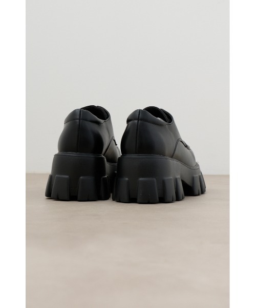 AZUL by moussy（アズールバイマウジー）の「チャンキーソールレースアップシューズ（ブーツ・レディース・ブラック・LARGE/MEDIUM/SMALL）」の4枚目の写真