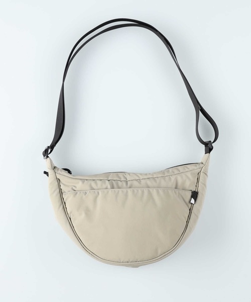 PLUS ONE（プラスワン）の「【PLUS ONE】ハーフムーンショルダーバッグ（ショルダーバッグ・メンズ・ライトベージュ/ブラック・ONE SIZE）」の16枚目の写真