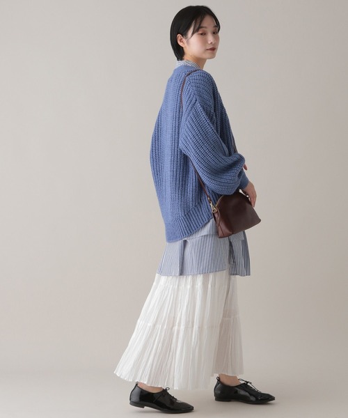 studio CLIP(スタディオクリップ)の「《natural by clip》3ゲージ 畔Vネックカーディガン(カーディガン/ボレロ・レディース・ブルー/チャコール/イエロー/ライトグレー・FREE)」の20枚目の写真