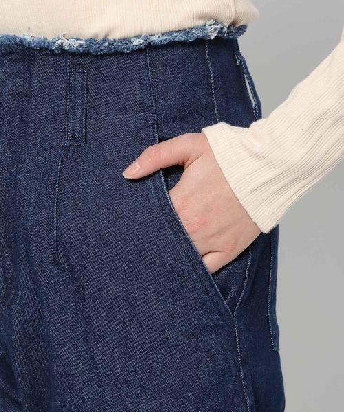 mysty woman（ミスティウーマン）の「サイドスリットハイウエストデニムパンツ 996921（デニムパンツ・レディース・ネイビー/ブラック・FREE）」の11枚目の写真