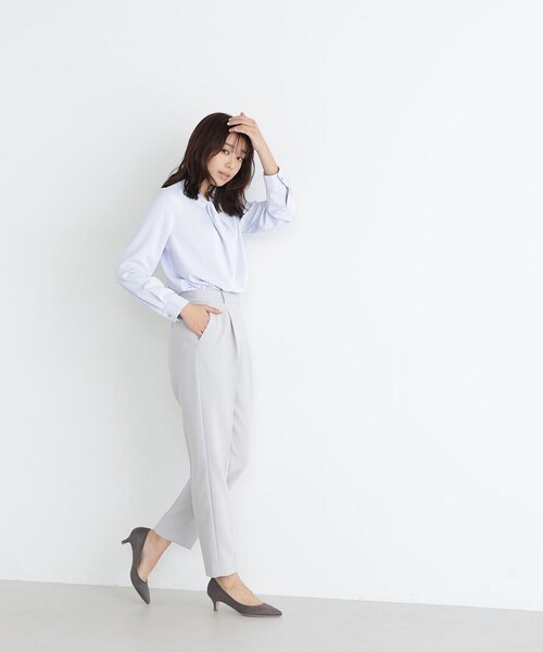 NATURAL BEAUTY BASIC(ナチュラルビューティーベーシック)の「◇PeサテンストレッチSETUPシリーズ テーパードパンツ(スラックス・レディース・ネイビー/グレー・LARGE/SMALL/X-SMALL/MEDIUM)」の4枚目の写真