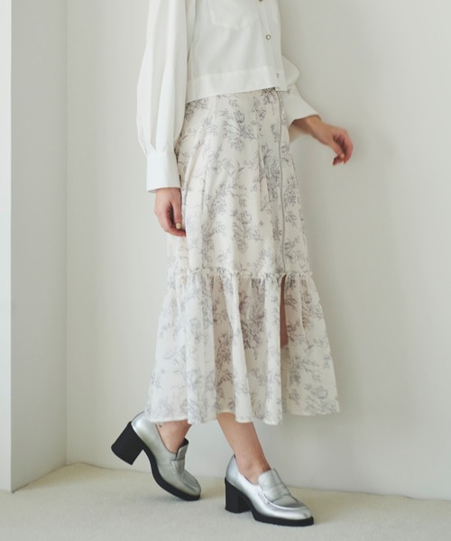 31 Sons de mode(トランテアン ソン ドゥ モード)の「花柄メッシュスカート(スカート・レディース・グレー/ブルー・38/36)」の5枚目の写真