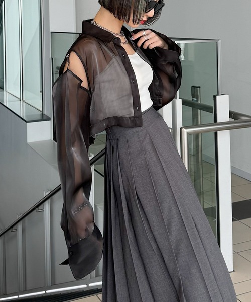 PAGEBOY(ページボーイ)の「2WAYグロッシーシアーシャツ(シャツ/ブラウス・レディース・ブラック/ターコイズブルー/グレー・FREE)」の6枚目の写真