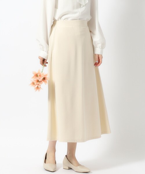 SHOO・LA・RUE(シューラルー)の「◆【無理せずキレイ】気軽に女性らしさをプラスする セミフレアスカート(スカート・レディース・オフホワイト/ブラック/ダークオリーブ・02/03/04)」の2枚目の写真