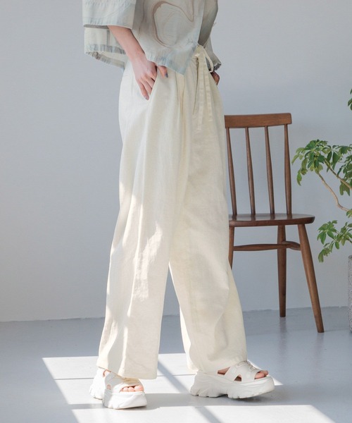 LOWRYS FARM（ローリーズファーム）の「ノルマンディワイドパンツ 986498（スラックス・レディース・グリーン/アイボリー/チャコールグレー/ブルー/ブラウン・MEDIUM/LARGE）」の9枚目の写真