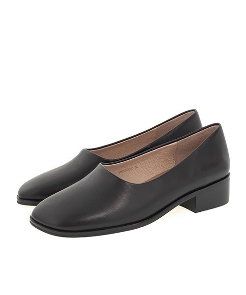 A de Vivre(アドゥヴィーヴル)の「スムースレザーシューズ(パンプス・レディース・アイボリー/ブラック・S/M/L)」の2枚目の写真