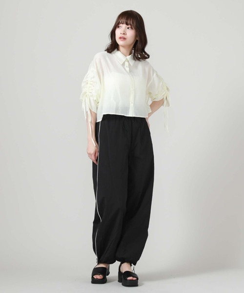 archives（アルシーヴ）の「ドロストスリーブショートシャツ（シャツ/ブラウス・レディース・オフホワイト/グレー/グリーン/ブルー・MEDIUM）」の10枚目の写真