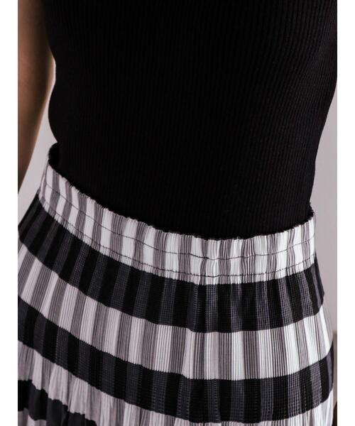 Te chichi(テチチ)の「チェック×ストライプリバーシブルスカート(スカート・レディース・ブラック/ネイビー・F)」の9枚目の写真