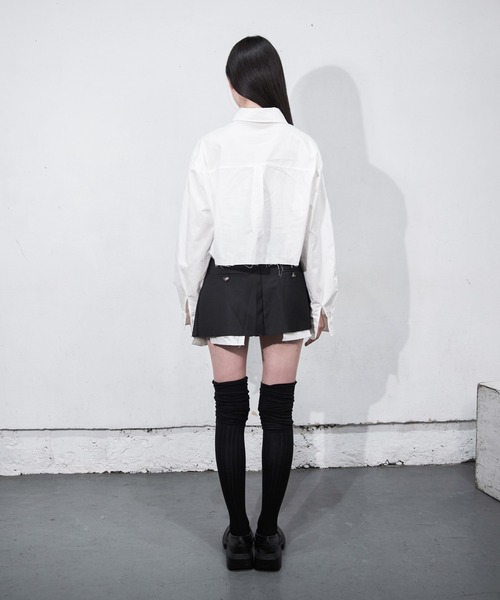 Y/lim(イリム)の「ロゴ刺繍カットオフクロップドシャツ(シャツ/ブラウス・レディース・ブルー/オフホワイト・FREE)」の21枚目の写真