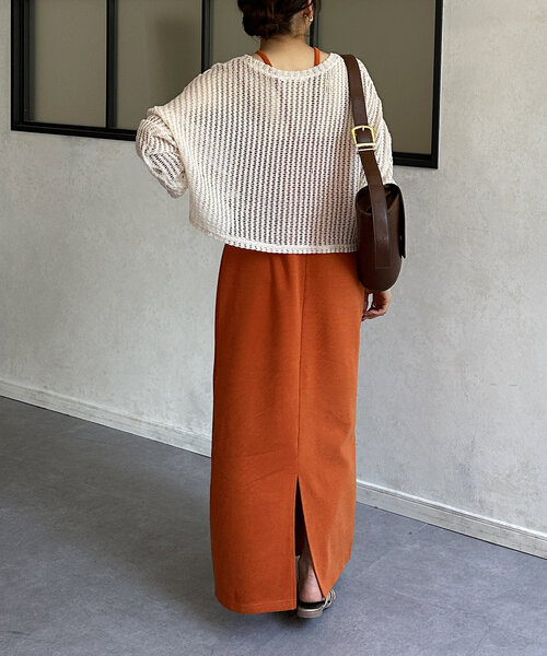 Thevon（ゼボン）の「ホルターネックカップ付きナローキャミワンピース（ワンピース・レディース・ブラック/グレー/オレンジ/モカ・S/M）」の5枚目の写真