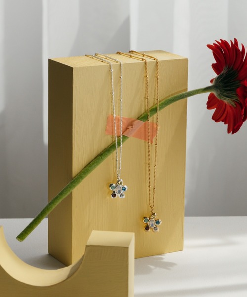 ANU（アヌ）の「joy's flower necklace - ジョイズフラワーネックレス（ネックレス・レディース・シルバー/ゴールド・FREE）」の7枚目の写真