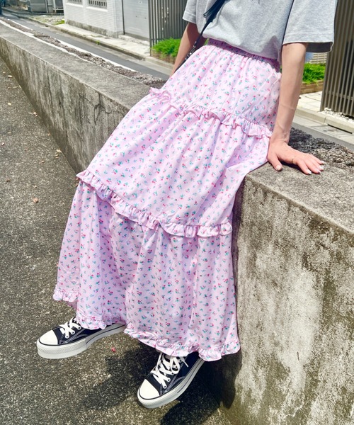 √nuage（ルートニュアージュ）の「小花柄フリルティアードロング