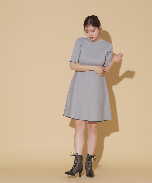 JILL by JILL STUART（ジルバイジルスチュアート）の「◇バイカラーフレアミニニットワンピース（ワンピース・レディース・グレー/ブラック・FREE）」の12枚目の写真