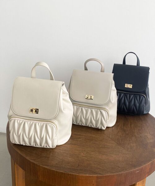 MAJESTIC LEGON(マジェスティックレゴン)の「クラシカルキルティングリュック(バックパック/リュック・レディース・アイボリー/ブラック/グレイッシュベージュ・FREE)」の12枚目の写真