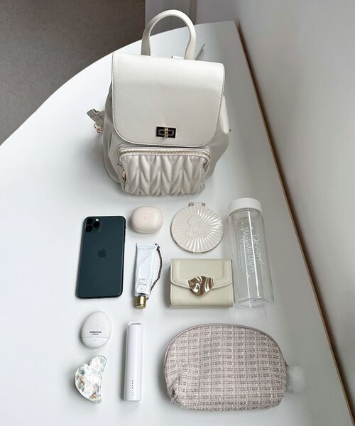 MAJESTIC LEGON(マジェスティックレゴン)の「クラシカルキルティングリュック(バックパック/リュック・レディース・アイボリー/ブラック/グレイッシュベージュ・FREE)」の14枚目の写真