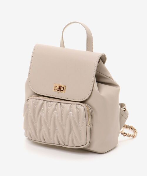 MAJESTIC LEGON(マジェスティックレゴン)の「クラシカルキルティングリュック(バックパック/リュック・レディース・アイボリー/ブラック/グレイッシュベージュ・FREE)」の16枚目の写真