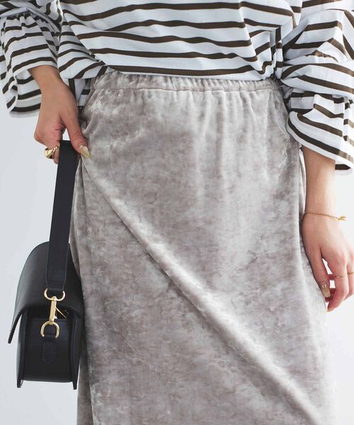 le.coeur blanc（ルクールブラン）の「クラッシュベロアIラインスカート（スカート・レディース・ブラック/ベージュ・38）」の9枚目の写真