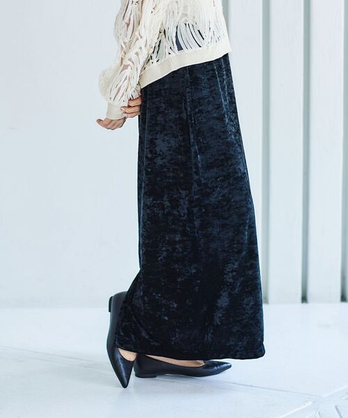le.coeur blanc（ルクールブラン）の「クラッシュベロアIラインスカート（スカート・レディース・ブラック/ベージュ・38）」の20枚目の写真