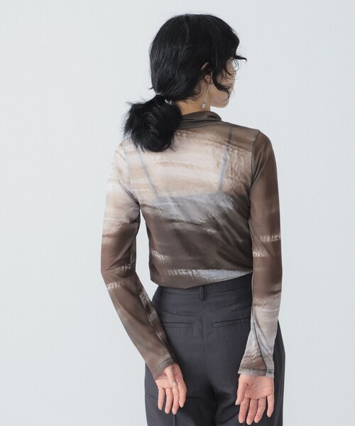 Ray BEAMS(レイビームス)の「RBS / グラデーション プリント ハイネック トップス(Tシャツ/カットソー・レディース・ダークブラウン/その他・ONE SIZE)」の10枚目の写真